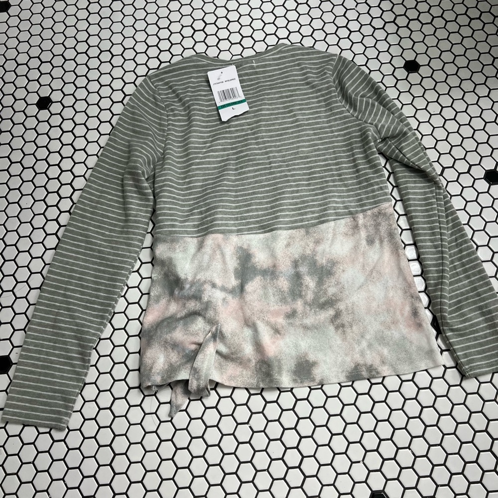 NWT eyeshadow long sleeve lightweight shirt size large